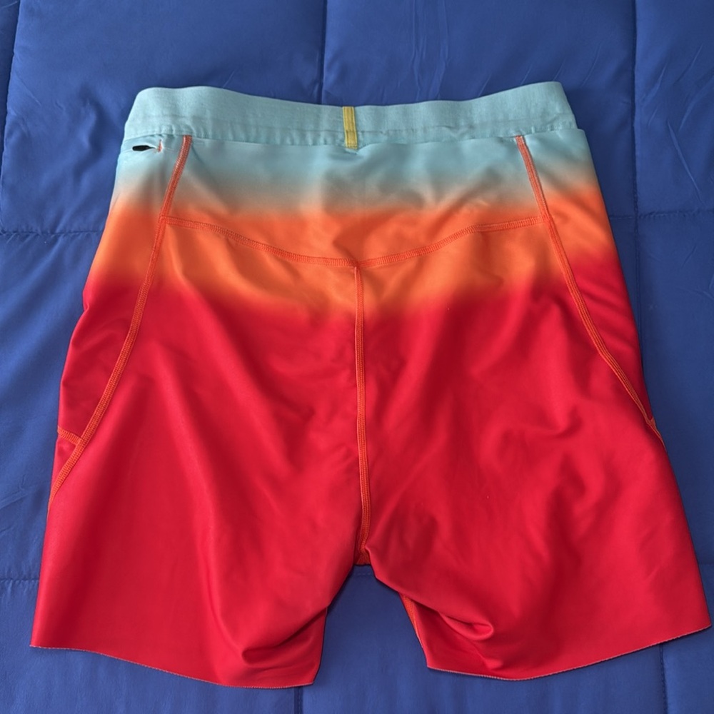 Hoka Women’s Novafly 6” Spandex Knit Shorts Sz XL in Cloudless Ombré! - Picture 11 of 12